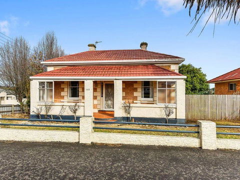 Olive\'s Cottage - Tourism Cairns 0