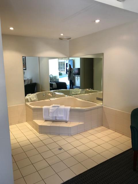 Bay Motel Hotel - Tourism Cairns 1