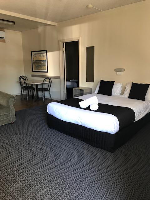Bay Motel Hotel - Tourism Cairns 7