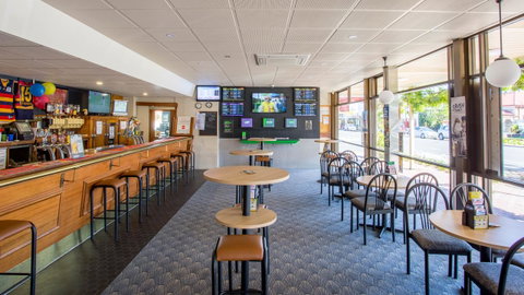Bay Motel Hotel - Tourism Cairns 13