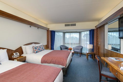 Arkaba Hotel - Tourism Cairns 1