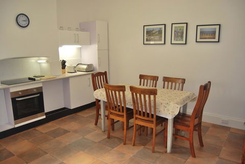 Jacaranda Cottage - Tourism Cairns 9