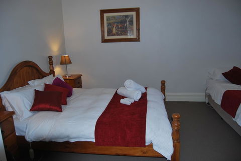 Jacaranda Cottage - Tourism Cairns 10