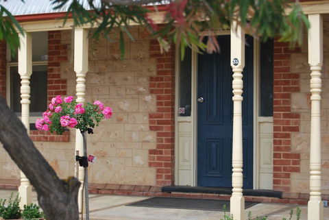 Jacaranda Cottage - Tourism Cairns 0