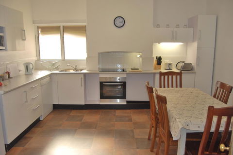 Jacaranda Cottage - Tourism Cairns 3