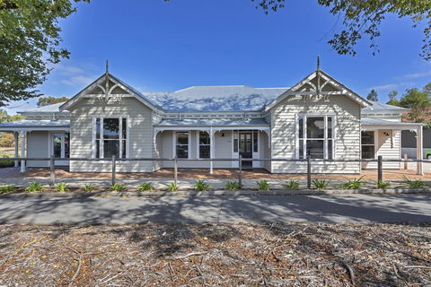 Grandview Accommodation - The Elm Tree Apartments - Tourism Cairns 30
