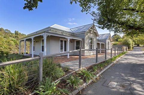 Grandview Accommodation - The Elm Tree Apartments - Tourism Cairns 29