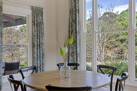 Grandview Accommodation - The Elm Tree Apartments - Tourism Cairns 8