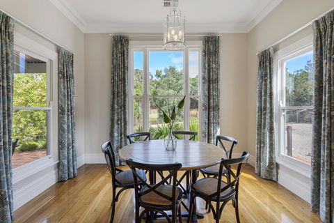 Grandview Accommodation - The Elm Tree Apartments - Tourism Cairns 7