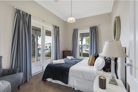 Grandview Accommodation - The Elm Tree Apartments - Tourism Cairns 10