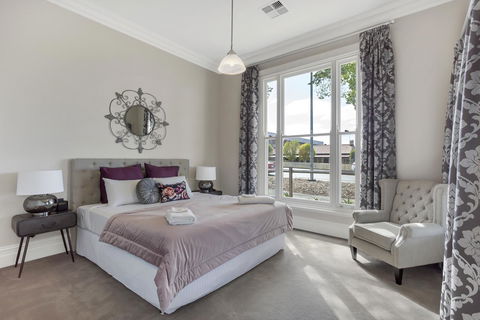 Grandview Accommodation - The Elm Tree Apartments - Tourism Cairns 9