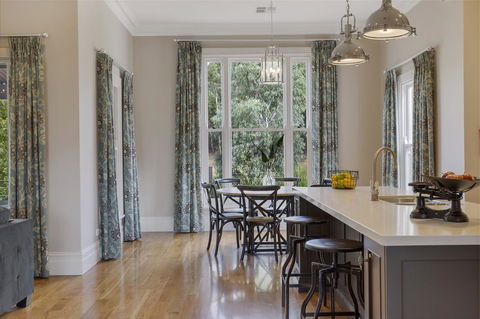 Grandview Accommodation - The Elm Tree Apartments - Tourism Cairns 3