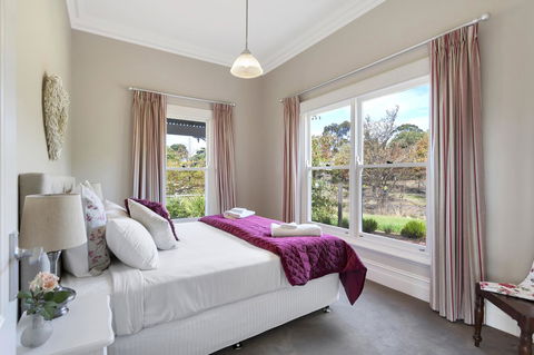 Grandview Accommodation - The Elm Tree Apartments - Tourism Cairns 12