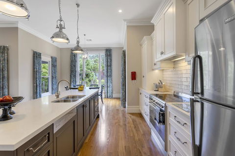 Grandview Accommodation - The Elm Tree Apartments - Tourism Cairns 14