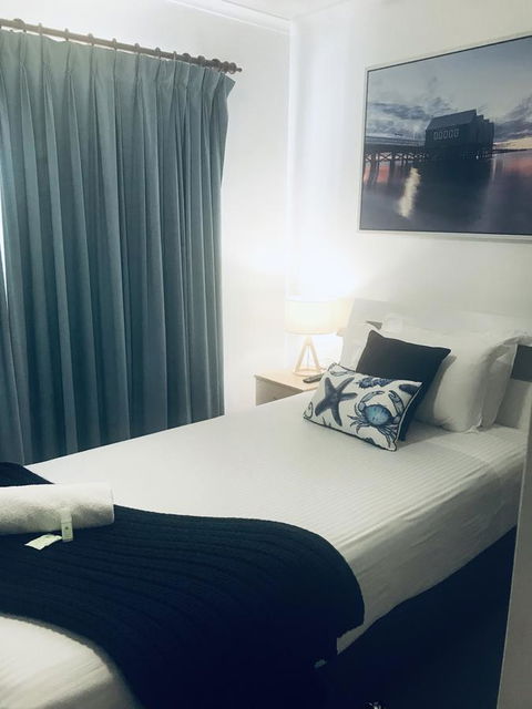 OCEAN BREEZE MOTEL - Tourism Cairns 10