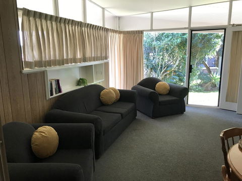 OCEAN BREEZE MOTEL - Tourism Cairns 12