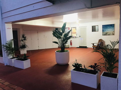 OCEAN BREEZE MOTEL - Tourism Cairns 4