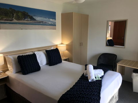 OCEAN BREEZE MOTEL - Tourism Cairns 6