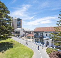 Seawall Apartments - Tourism Cairns