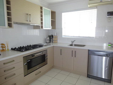 Selene Holiday Apartment @West Beach - Tourism Cairns 16