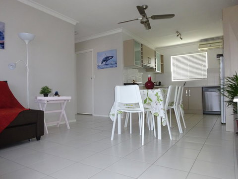 Selene Holiday Apartment @West Beach - Tourism Cairns 1