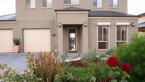 Rezare House Bed & Breakfast - Tourism Cairns 1
