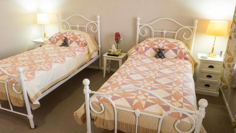 Rezare House Bed & Breakfast - Tourism Cairns 7