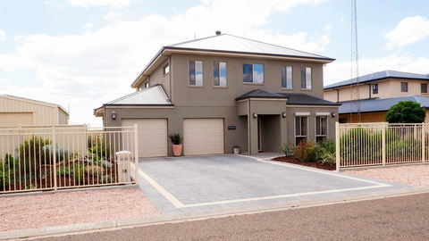 Rezare House Bed & Breakfast - Tourism Cairns 0