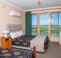 Tailem Bend Riverside Hotel - Tourism Cairns