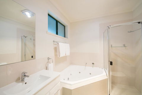 Clare Country Club - Tourism Cairns 19