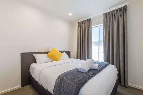 Mick O\'Sheas - Tourism Cairns 17