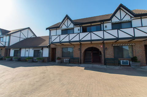 Mick O\'Sheas - Tourism Cairns 36