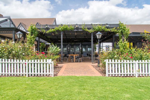 Mick O\'Sheas - Tourism Cairns 39