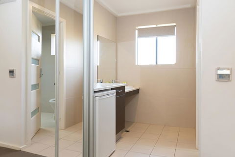 Mick O\'Sheas - Tourism Cairns 3