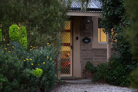 Riesling Trail & Clare Valley Cottages - Tourism Cairns 1