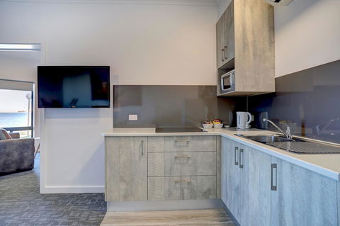 Limani Motel - Tourism Cairns 1