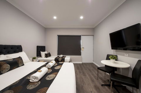 City Centre Motel Hotel - Tourism Cairns 0