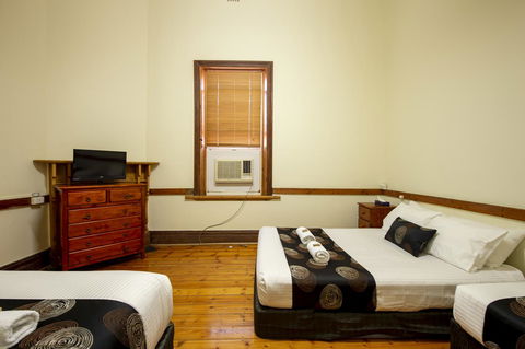 City Centre Motel Hotel - Tourism Cairns 1