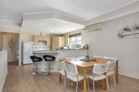 The Lighthouse - Port Willunga - C21 SouthCoast Holidays - Tourism Cairns 5