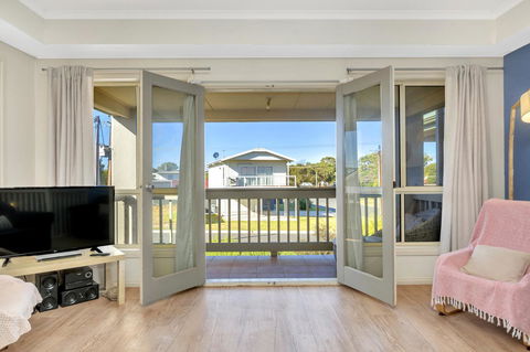 The Lighthouse - Port Willunga - C21 SouthCoast Holidays - Tourism Cairns 2