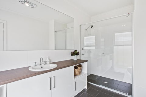 Sea View At Silver Sands - C21 SouthCoast Holidays - Tourism Cairns 12