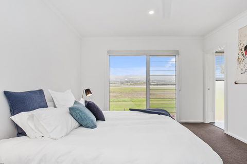 Sea View At Silver Sands - C21 SouthCoast Holidays - Tourism Cairns 10