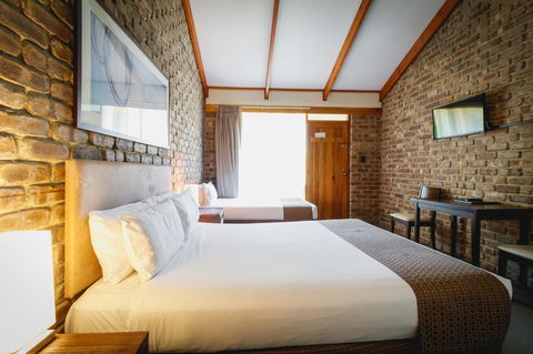The Lodge By Manna - Tourism Cairns 10