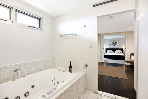 Esplanade Escape - Tourism Cairns 23