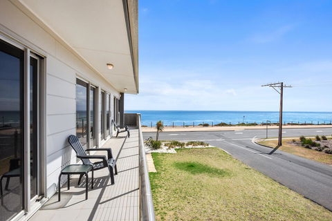 Esplanade Escape - Tourism Cairns 10