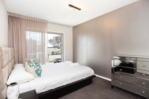Esplanade Escape - Tourism Cairns 13
