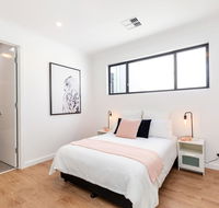 Brand new affordable luxury 3 bedroom 3 bathrooms house close to Adelaide city Chinatown beach Adelaide Airport - Tourism Cairns