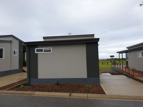NRMA Victor Harbor Beachfront Holiday Park - Tourism Cairns 11