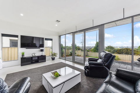 KENNEDY EXECUTIVE TOWNHOUSE - Tourism Cairns 18