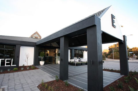 Ellen Hotel - Tourism Cairns 23
